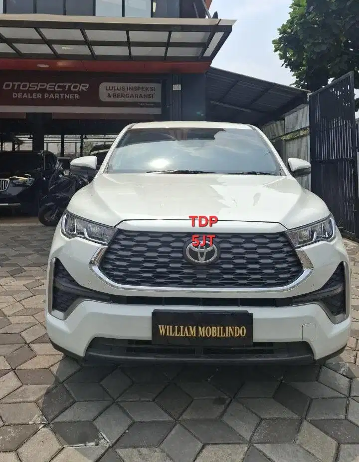 Toyota Innova Zenix V Matic Tahun 2023 Kondisi Mulus Terawat Istimewa