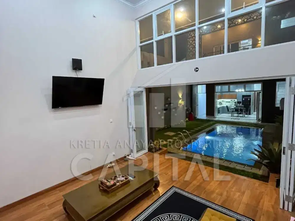 RUMAH MEWAH NAN NYAMAN BONUS FURNISH & KOLAM RENANG DI BUDI INDAH SAYAP SETIABUDI