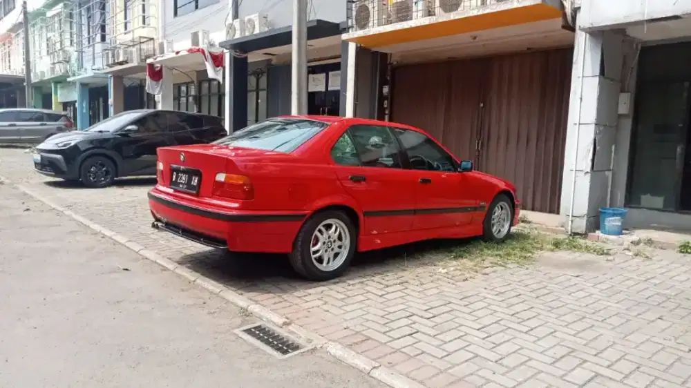 BMW e36 323i dijual