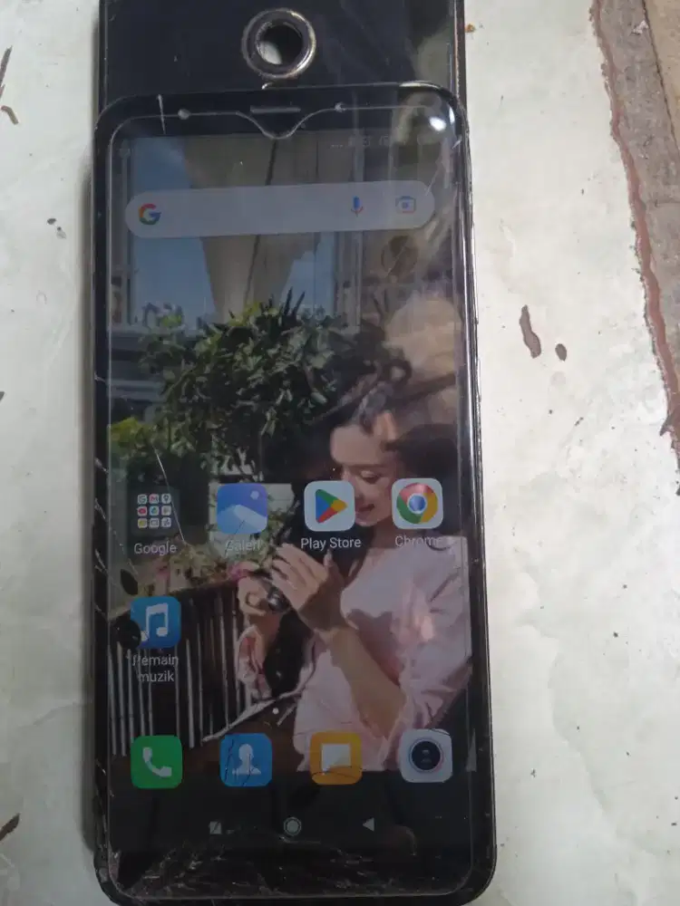 Redmi 5+ ram 4/64 snapdragon