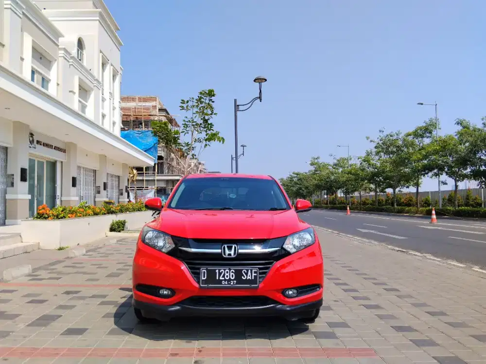 Honda HR-V E 1.5 matic 2017 dp 8 jt