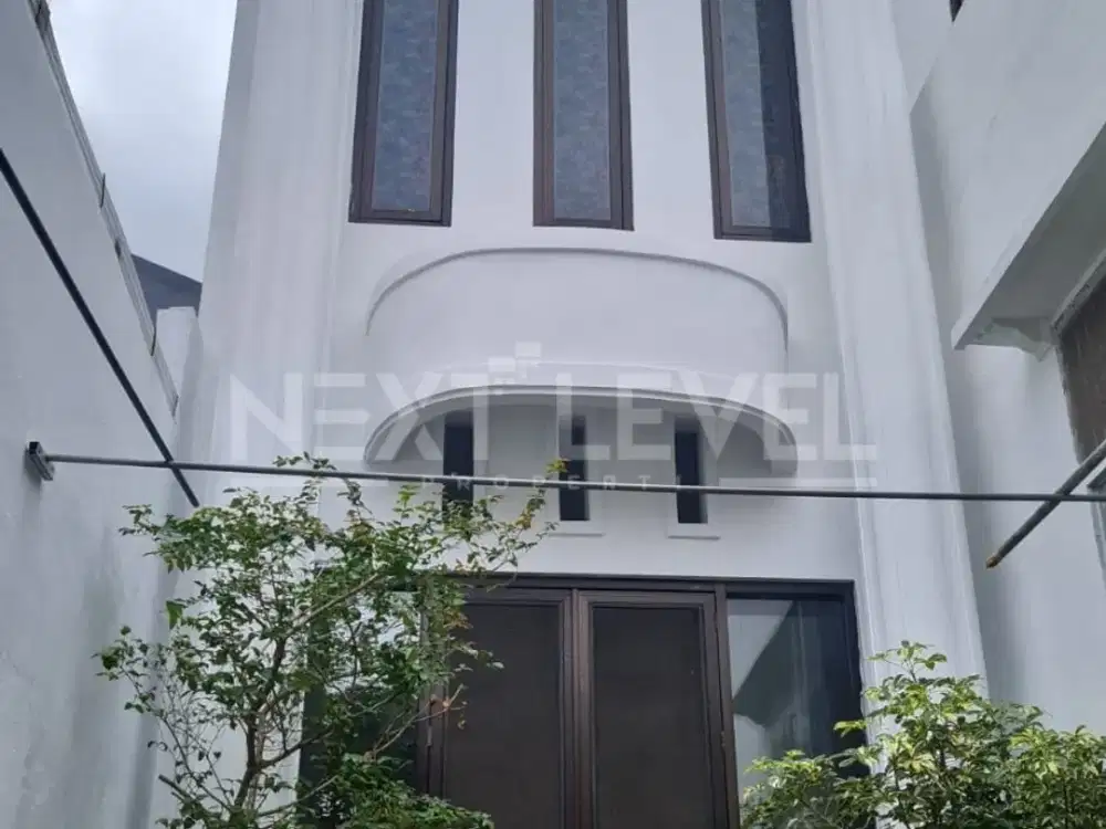 Rumah 2 Lantai Terawat Daerah Buring, Kedungkandang
