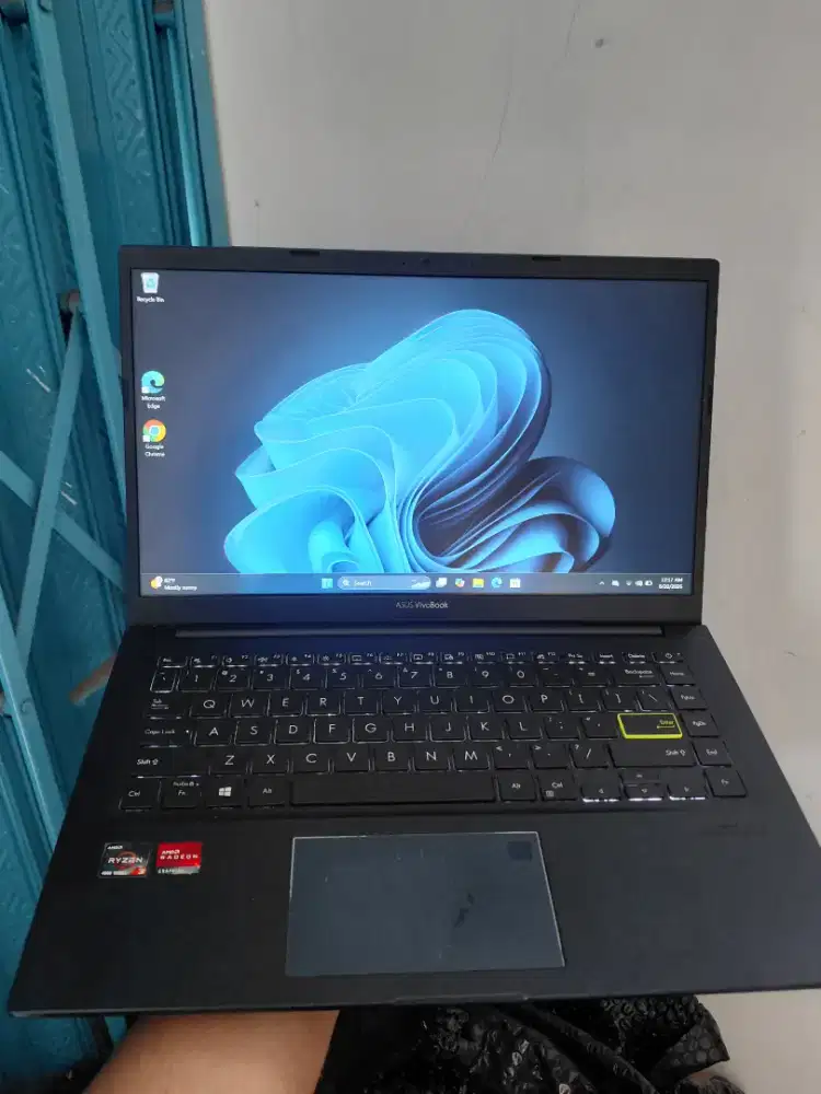Asus Vivobook Ryzen 3 4300u/8/512Nvme Backkight FHD IPS