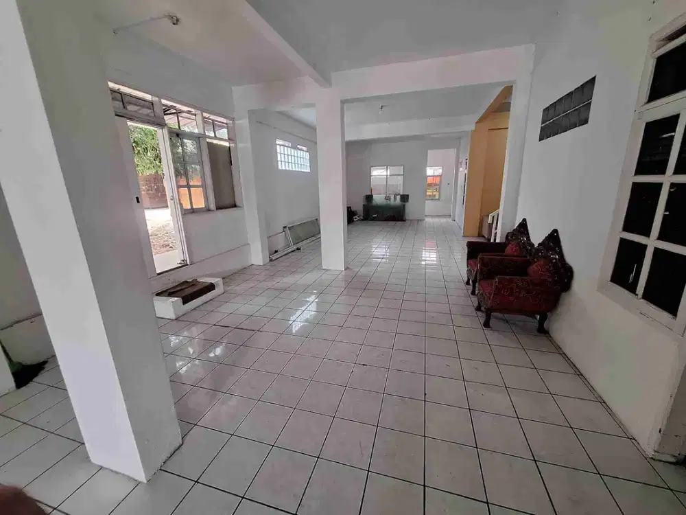 Disewakan Rumah Besar 10 Kamar Di  Sayap Pasteur Dekat Tol Pasteur Bandung