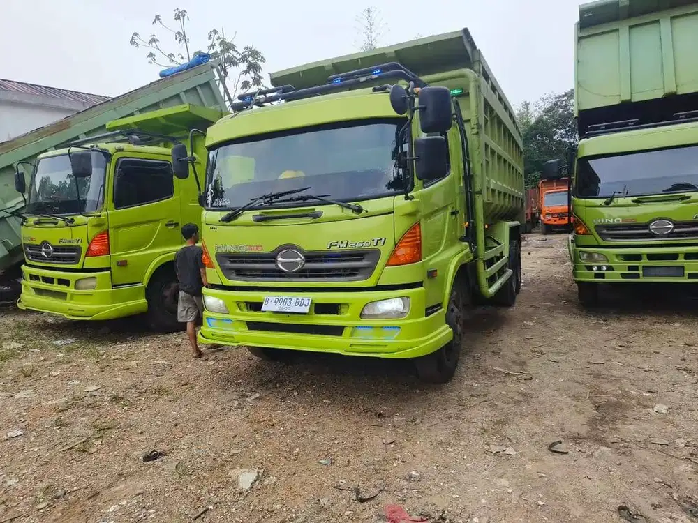 Hino RM 260 TI 2014 Dump Truck – OTR 525 Juta, Siap Operasional