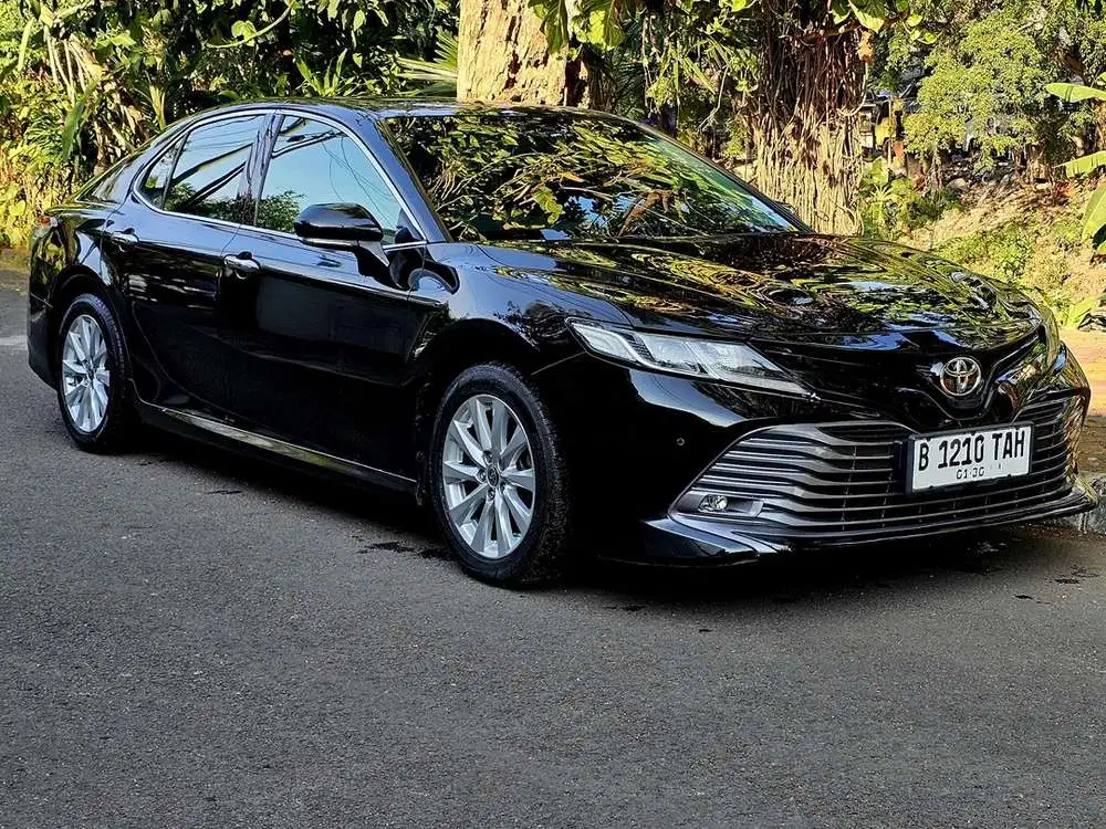 Toyota Camry v 2019