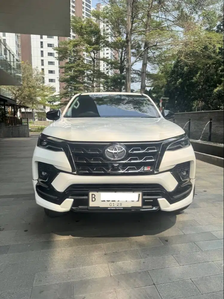 Toyota Fortuner 2 8 GR 2023 Sport AT Cash