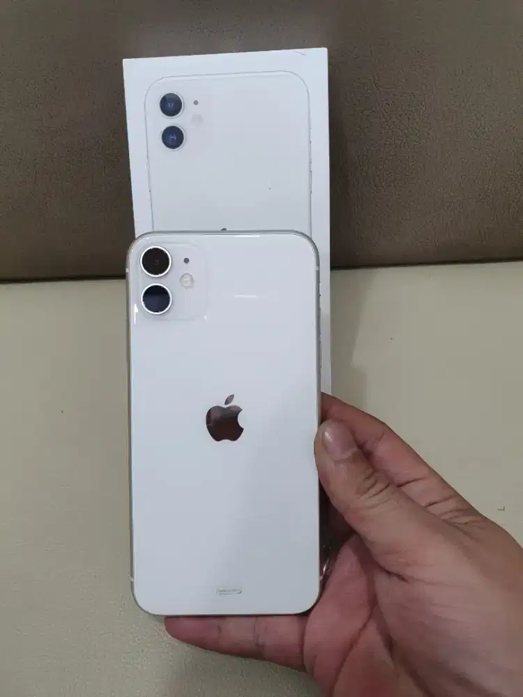 Iphone 11 64gb ibox like new