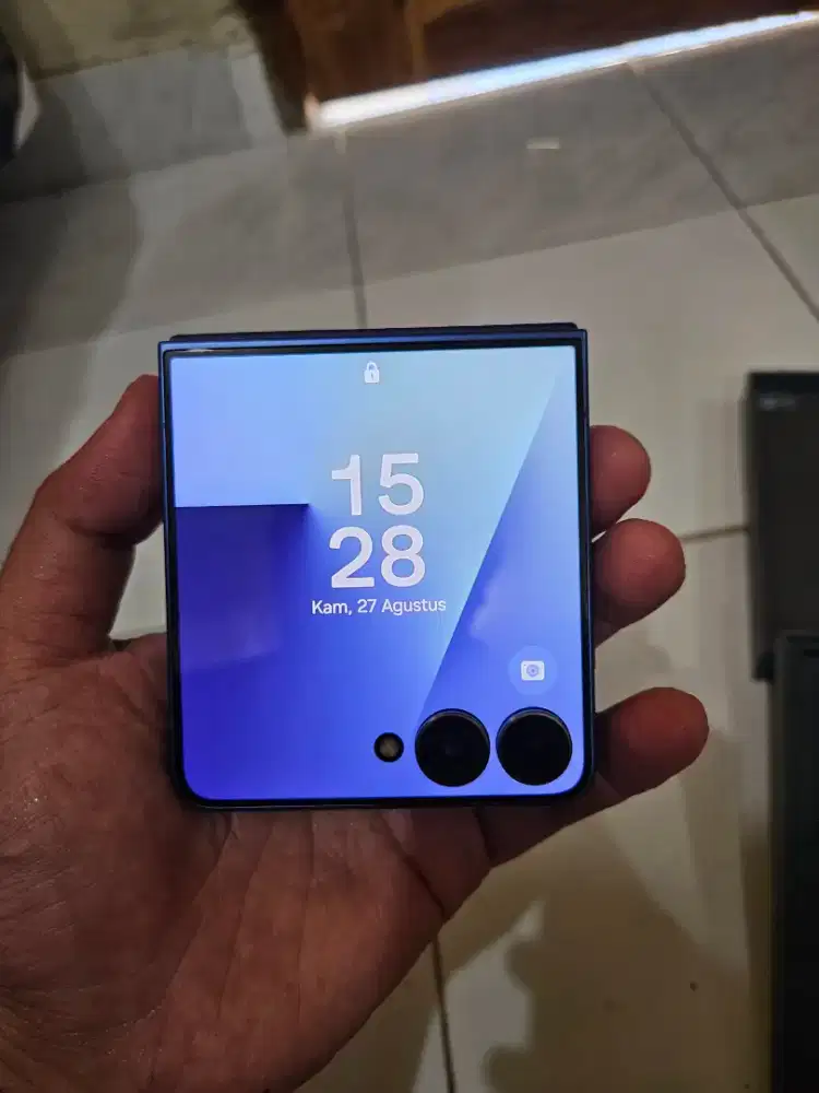 Dijual cepat atau TT samsung z flip 7