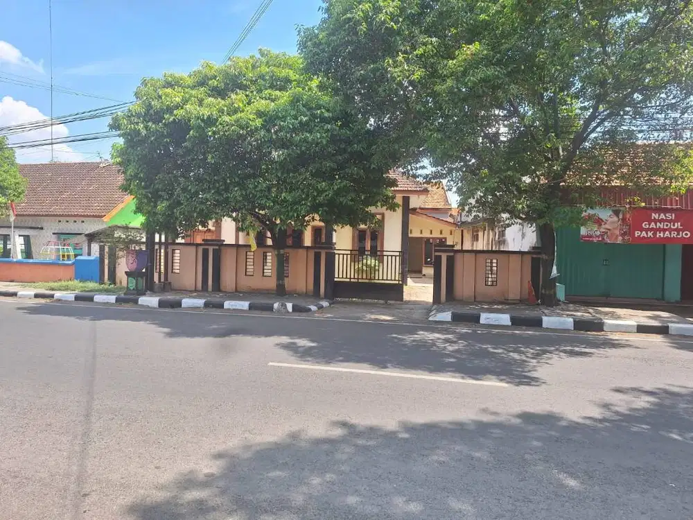 DIJUAL RUMAH DAN TANAH LOKASI STRATEGIS