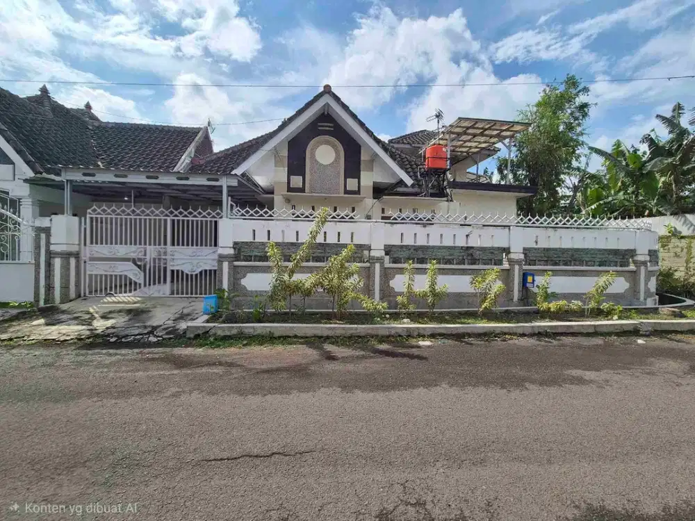 Rumah Hooq Murah Luas 243 m2 di Area Cluster Candi Panggung Suhat