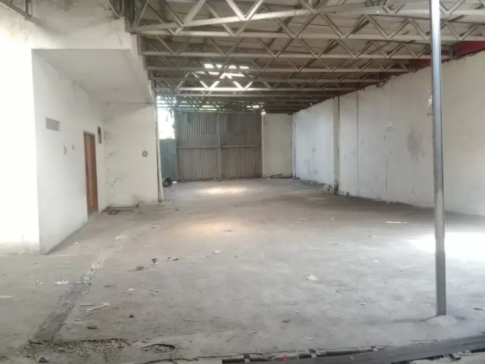 Di Sewakan Gudang  Lahan Yang Luas di Pinggir Jalan Besar Sepanjang Jaya Bekasi