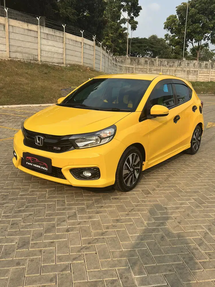 Honda brio RS matic 2021 kuning, low km, mulus banget