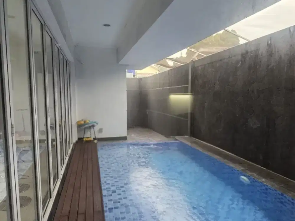 Termurah Rumah Mewah 2 Lantai di Mainroad Lembang Ada Kolam Renang Lokasi Bandung