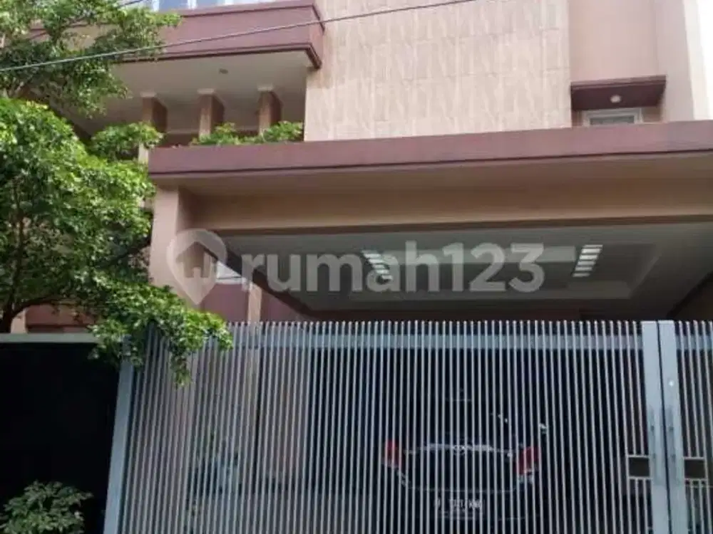 Rumah Bagus di Taman Aries Jakarta Barat