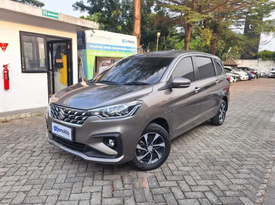LOW DP Suzuki Ertiga 1.5 Hybrid GX Bensin-AT 2022 DFS
