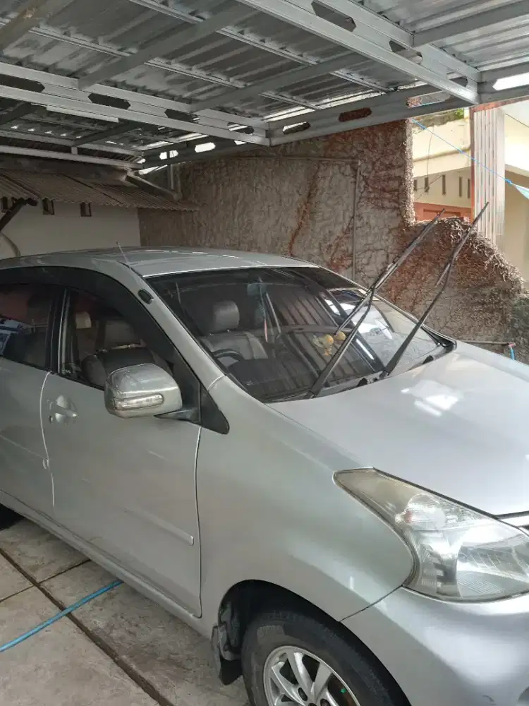 Daihatsu Xenia VVTI X 2012