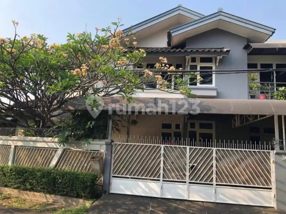 Rumah Hook Nyaman Di Taman Aries, Jakarta Barat
