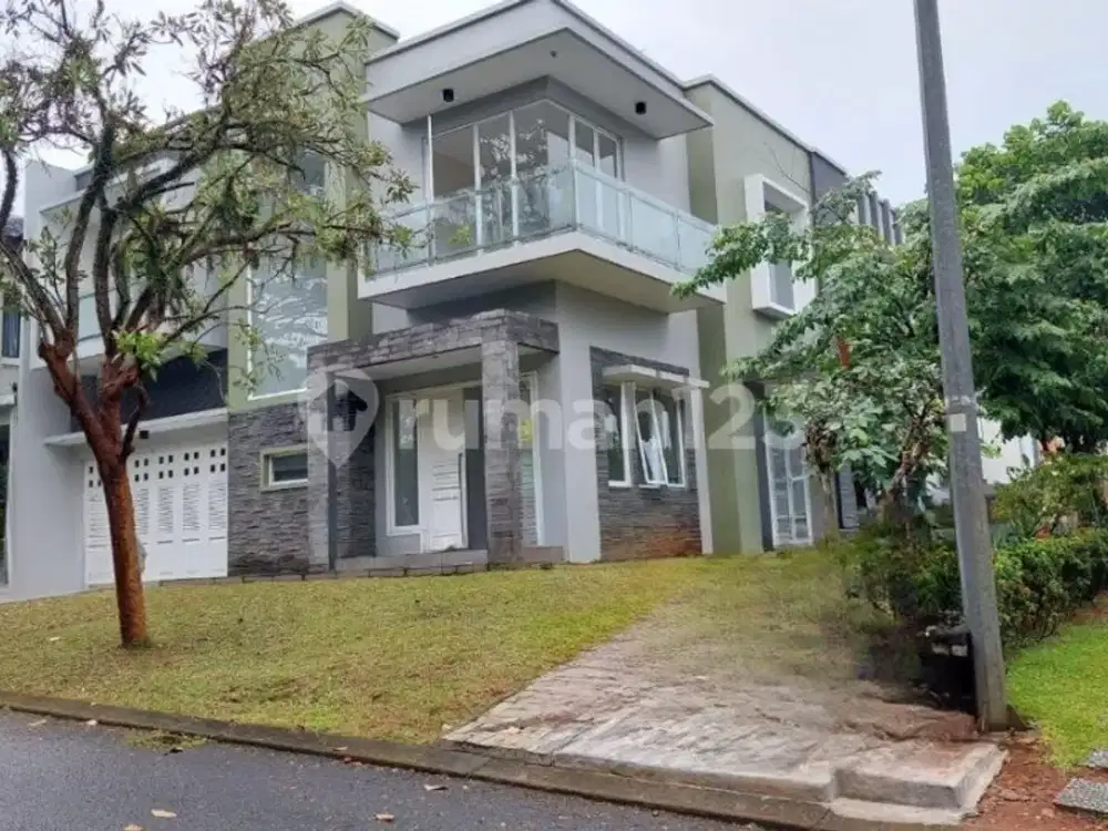 Rumah Baru Hook Taman Luas Di Bsd