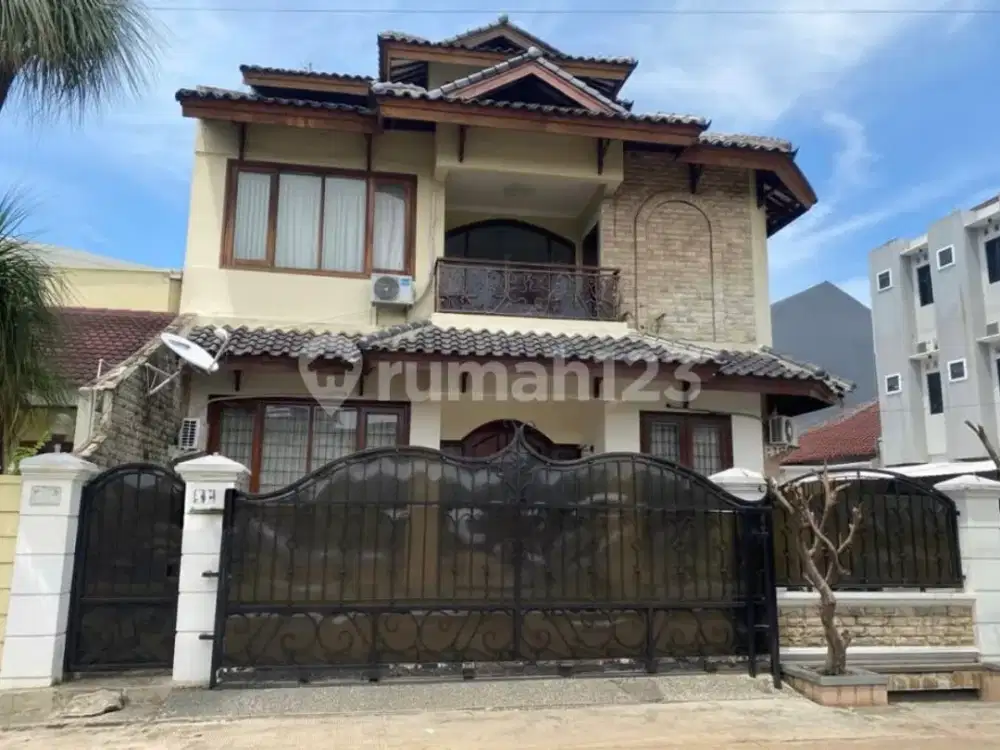 Rumah di Pusat Kota, Tomang Jakarta Barat