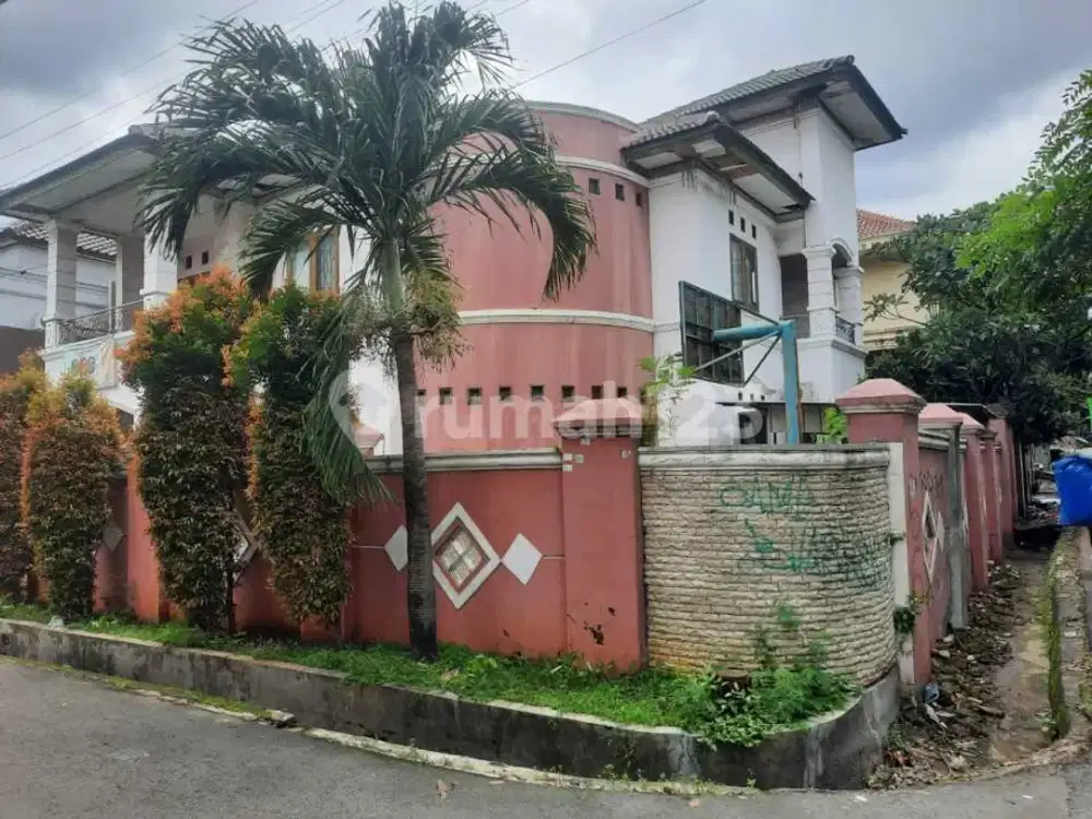 Rumah hoek 2 lantai, Joglo, Jakarta Barat