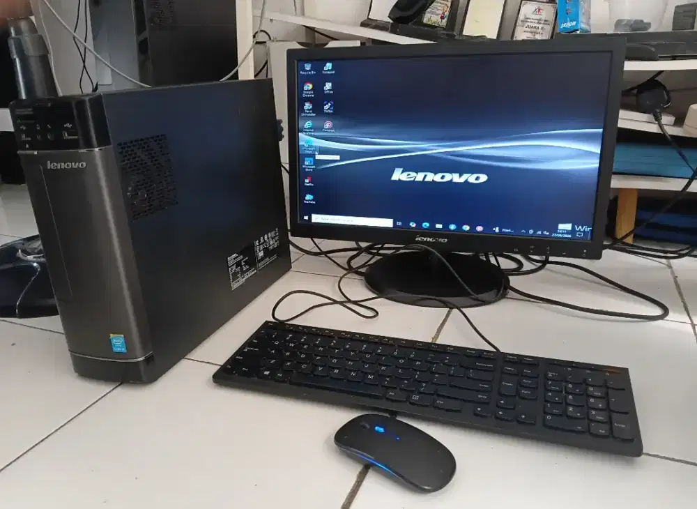 1 set komputer Lenovo