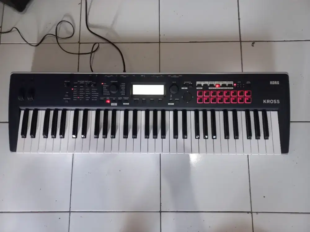 Keyboard merk KORG kross 2 mulus normal lengkap fullset seperti baru