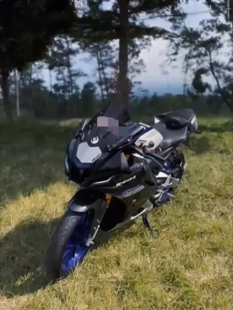 Motor Yamaha R15M