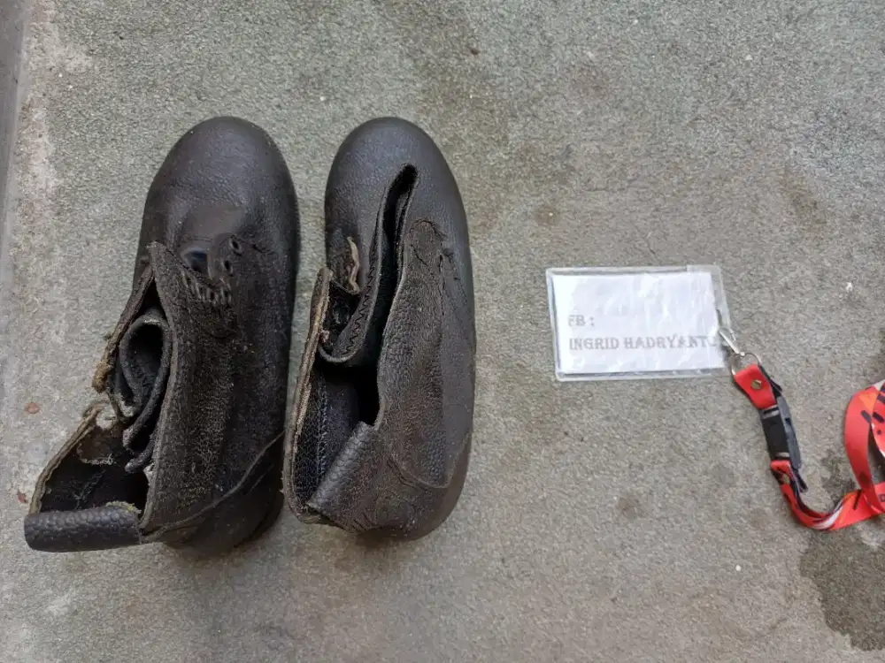 Sepatu Hitam Boots Size 42