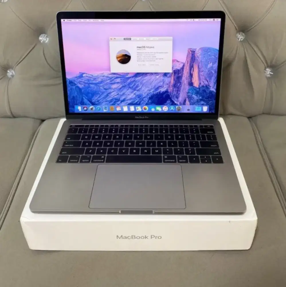 Macbook pro fullset original 2017 laptop apple