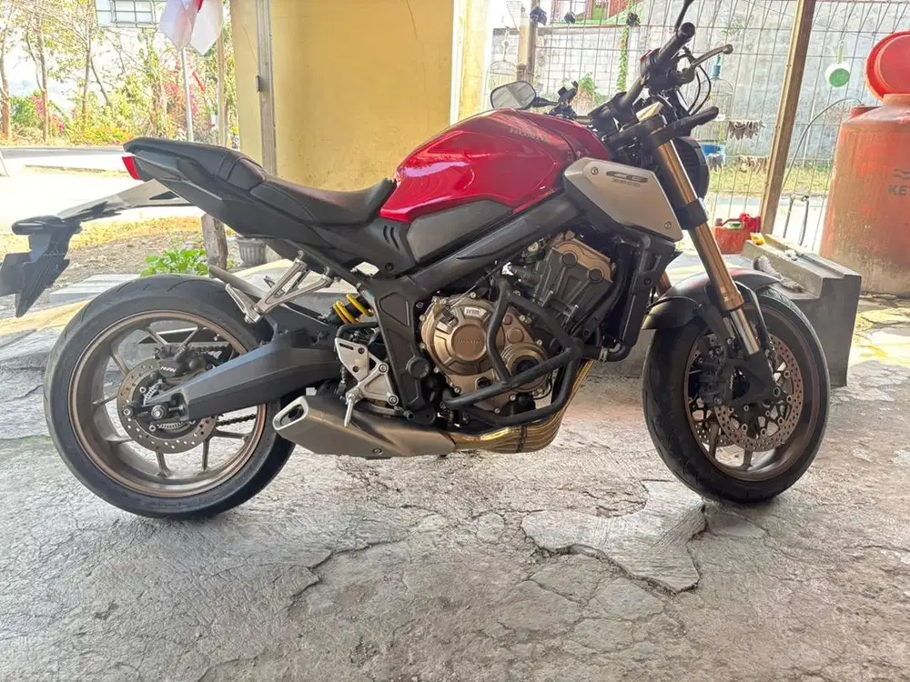 CB 650 R 2022, low KM