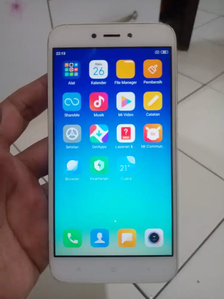 Xiaomi redmi 5a 4G 2/16 layar 5 inchi mulus