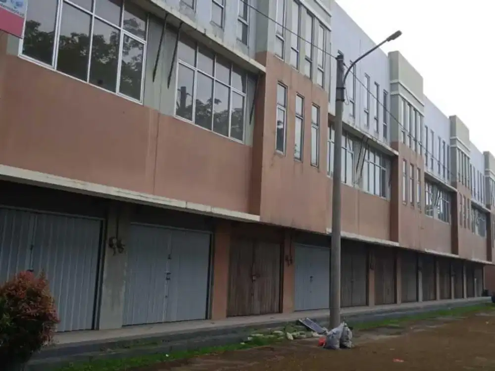 Ruko Gandeng Bizhub 3 Lantai di Serpong, Tangerang Selatan