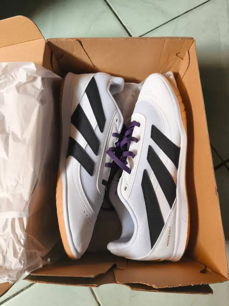JUAL MURAH!! SEPATU FUTSAL ADIDAS PREDATOR CLUB SALA SIZE 10 / 44