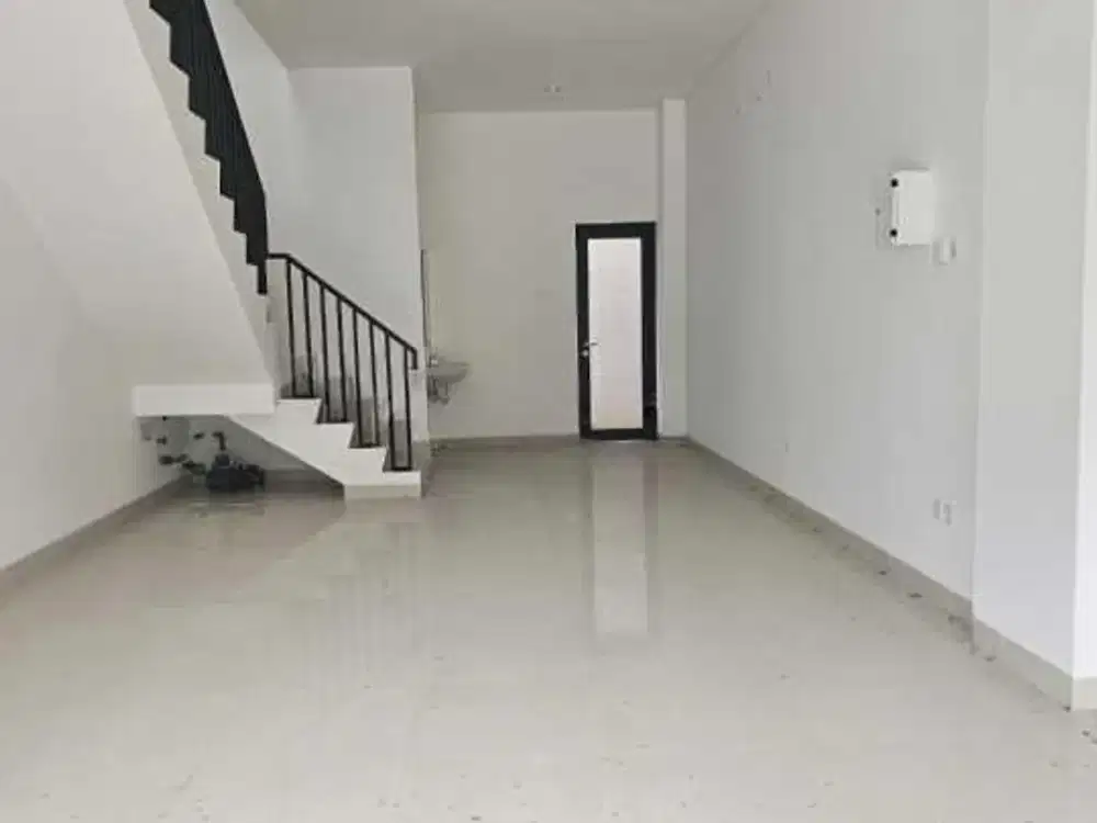 Disewakan Ruko 3 Lantai Rapi Siap Pakai di BSD