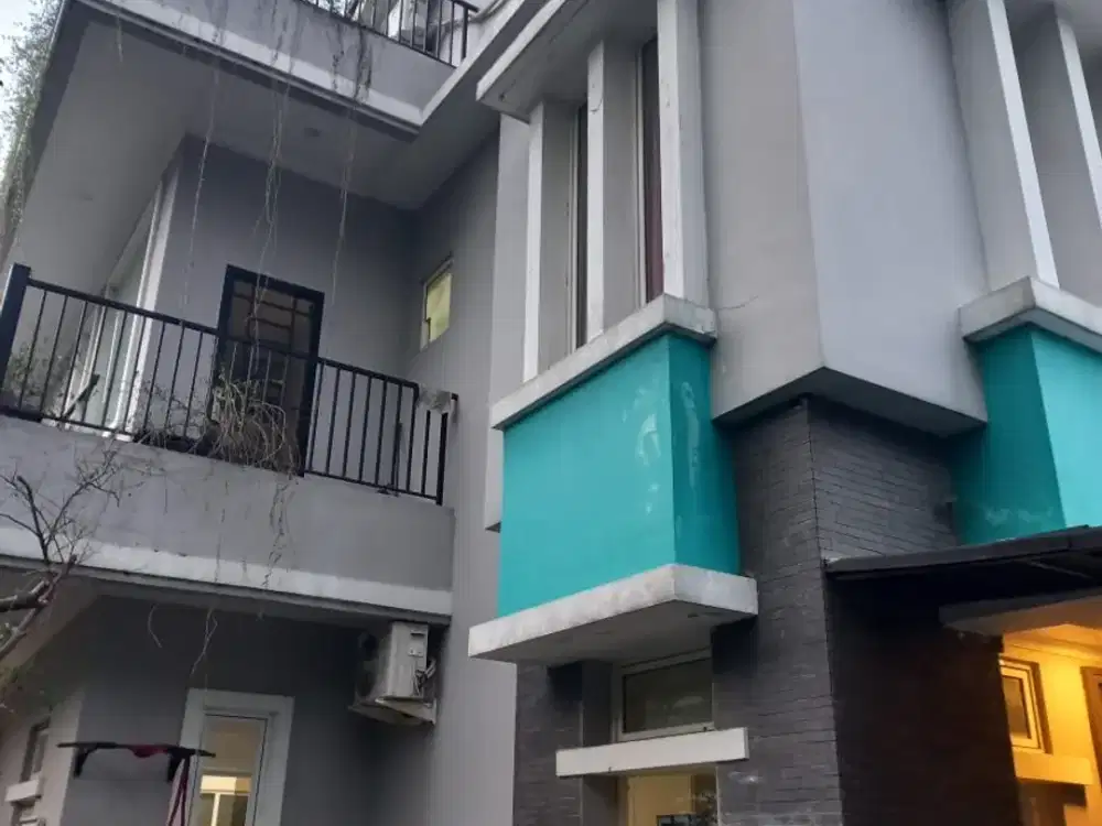 Dijual Rumah 2,5 Lantai di Pondok Hijau Golf Gading Serpong, Tangerang