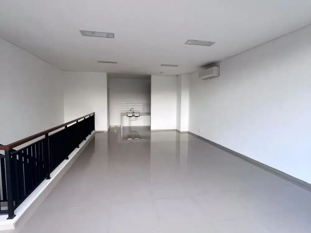 Disewakan Ruko 3 Lantai di Boulevard UPJ Bintaro