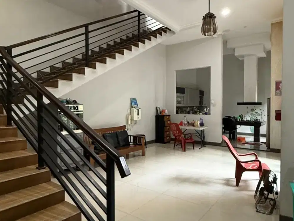 Dijual Rumah 3 Lantai di Griya Loka Sektor 1.1 BSD, Tangerang Selatan