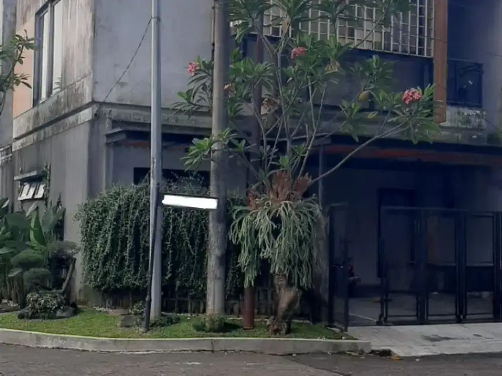 Dijual Rumah Industrial Style di Nusaloka BSD, Tangerang Selatan