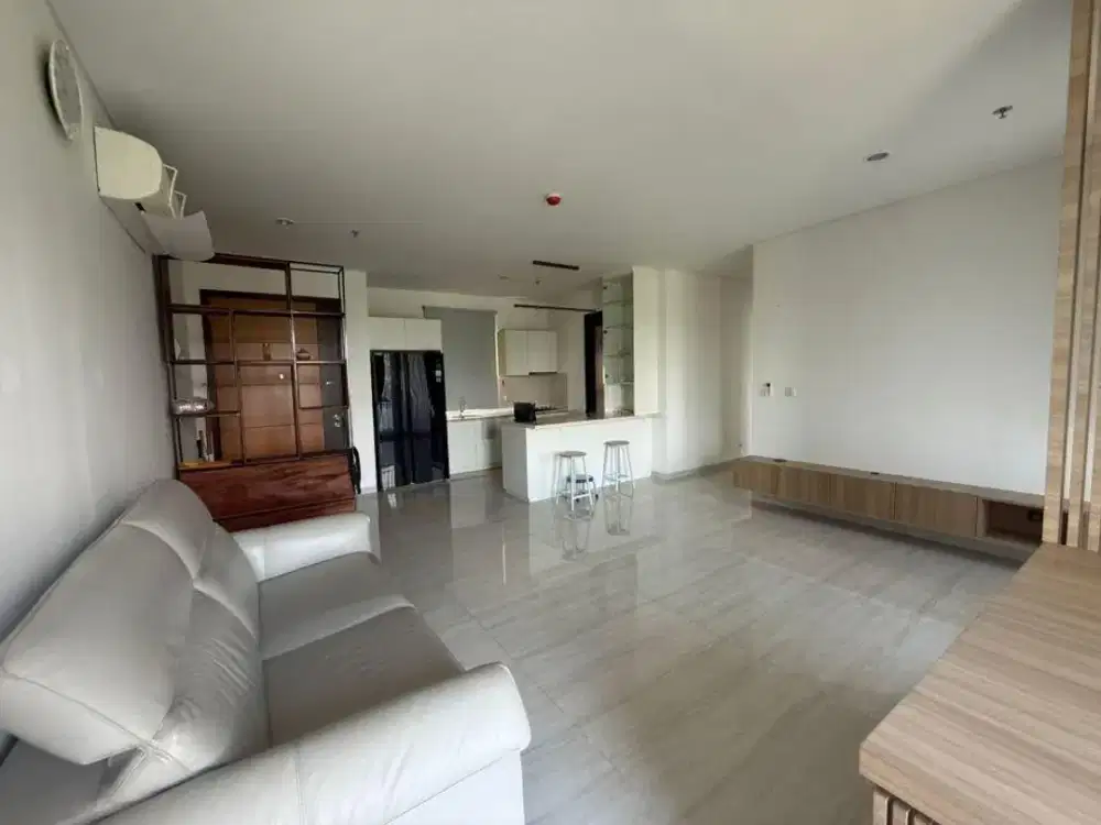 Dijual Apartamen Lloyd 2 Kamar Tidur Full Furnished, Alam Sutera