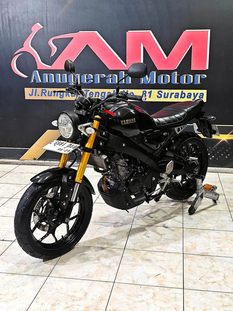 Yamaha XSR 155cc black Glosy Km.24rb muls gold. Anugerah motor rungkut