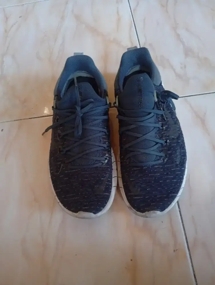 Sepatu second Nike free 40