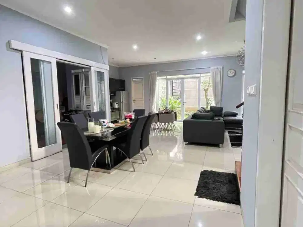 Dijual Rumah Siap Huni dua lantai di Batununggal Bandung