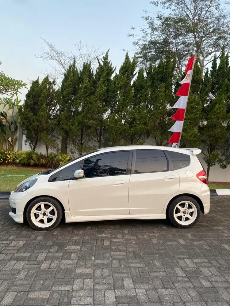 Jual honda jazz RS MMC tahun 2011