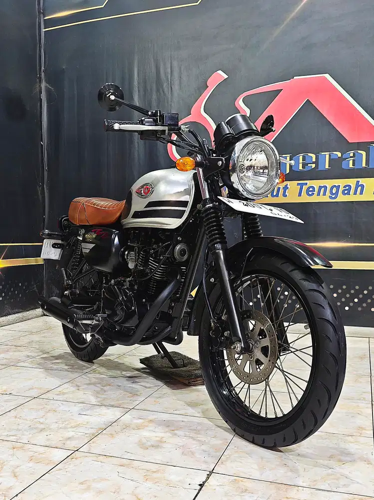 W175 SE Retro clasic Silver Matte 2019 mantul.Anugerah motor rungkut