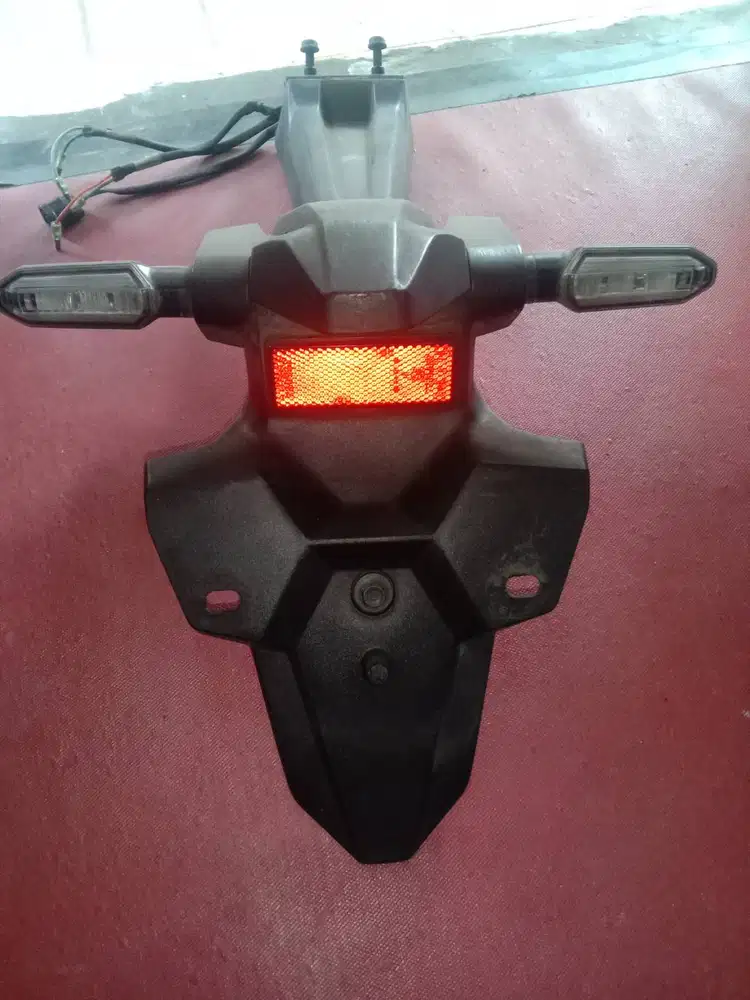 Spakbor belakang CBR 150