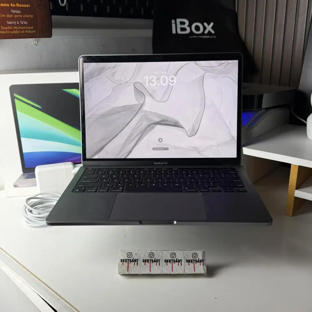 MacBook Pro M2 iBox Spacegray 8gb 512gb Battery Health 100%