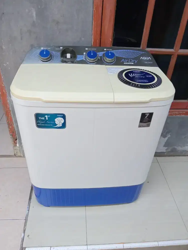 Mesin cuci merk Aqua uk 7,5kg