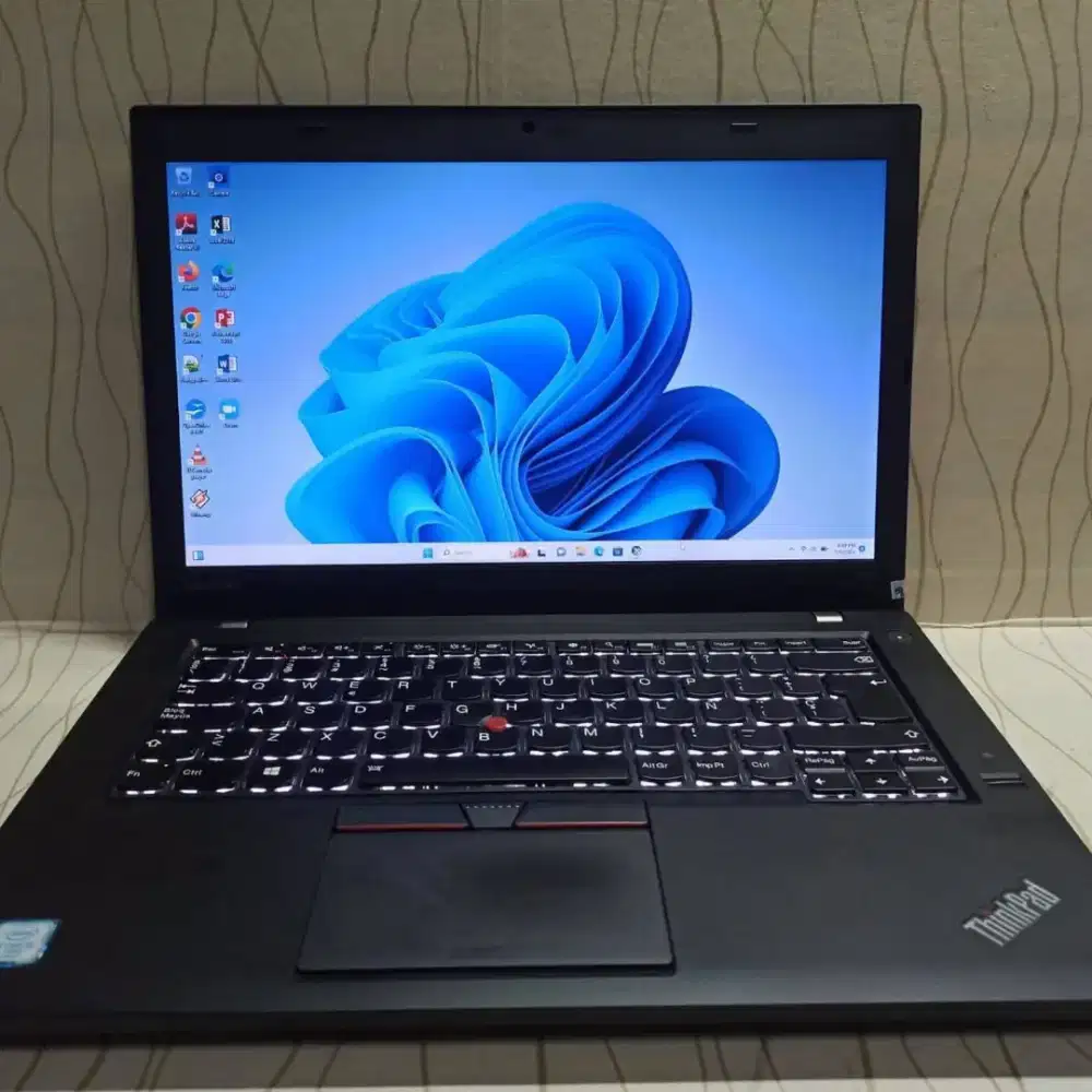 Lenovo T460 Core i5RAM 8GBS 256GB Hemat Andal Fullset Garansi 3 Bulan!