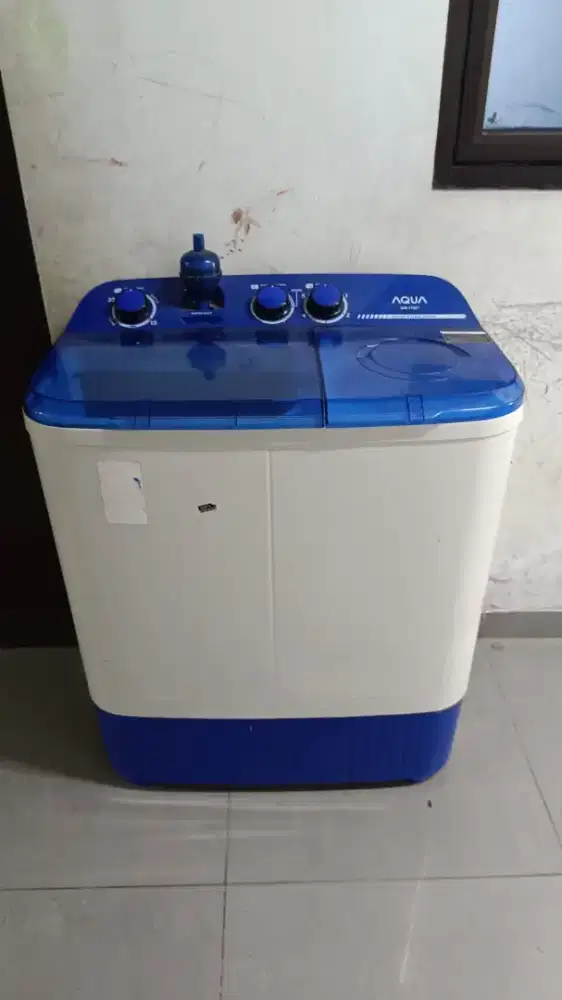 Mesin cuci AQUA